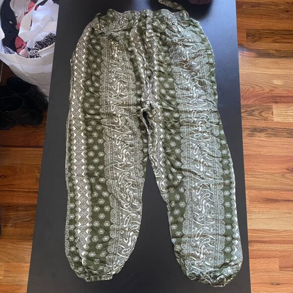 White Lotus Green and White Bohemian Print Tie Knot Elastic Pants with Pockets - Picture 8 of 13